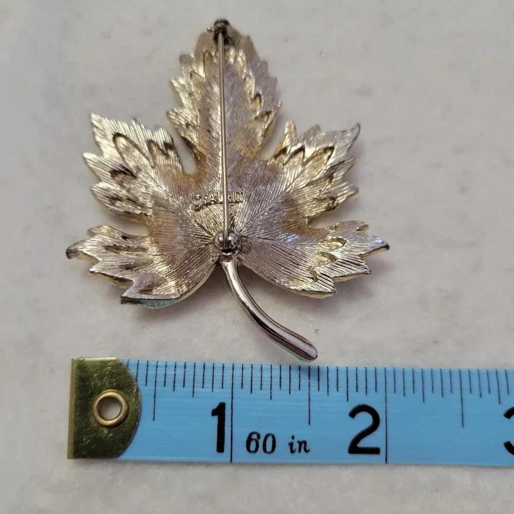 Vintage SARAH COVENTRY Signed Silver Gold Two Tone Leaf‎ Brooch Pin 2.75
